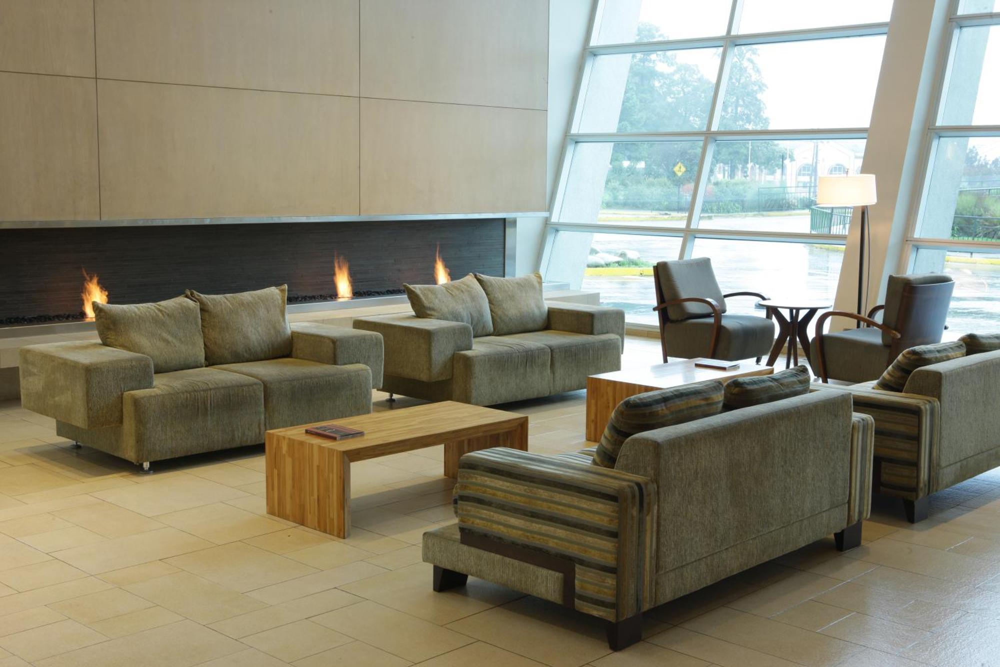 Hotel Dreams Вальдивия Экстерьер фото The lounge at the airport