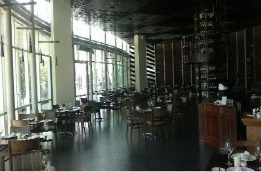 Hotel Dreams Вальдивия Экстерьер фото The interior of the restaurant