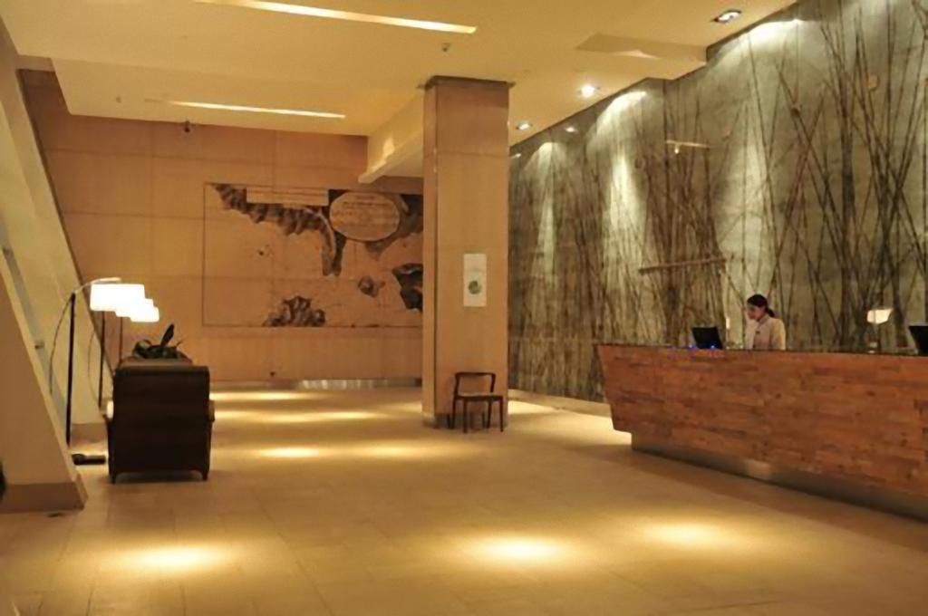 Hotel Dreams Вальдивия Экстерьер фото The lobby of the hotel