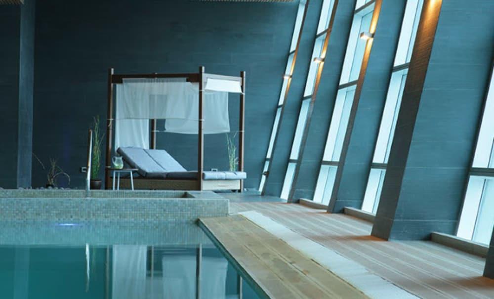 Hotel Dreams Вальдивия Экстерьер фото The spa at the InterContinental
