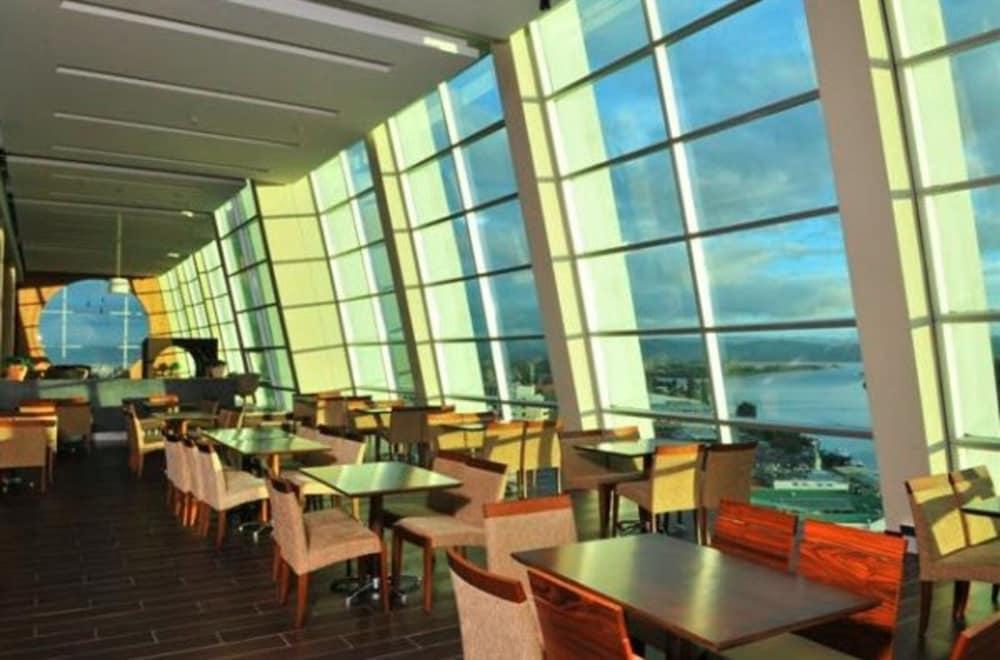 Hotel Dreams Вальдивия Экстерьер фото The 360° Restaurant